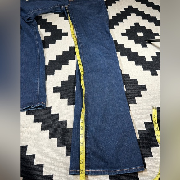 J BRAND, Curvy Fit Bootcut jeans!! - Picture 10 of 15